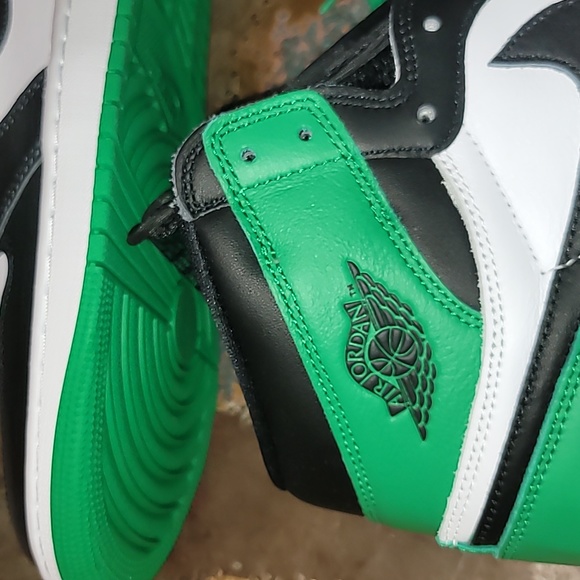 Nike Jordan One high Retro Lucky Green. Worn once.   Men's size 13 - Picture 15 of 16